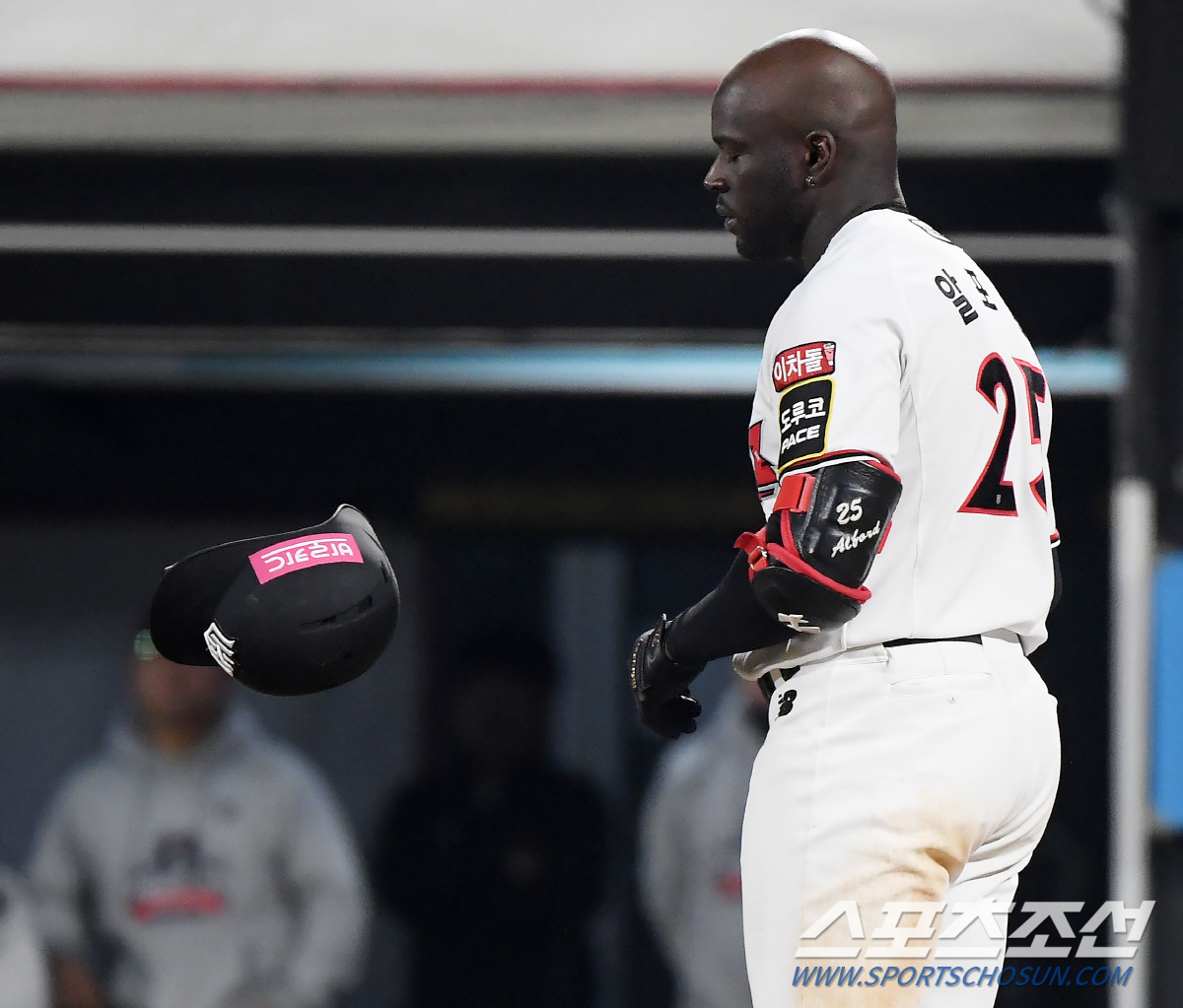 [PO 포커스] 1차전은 페디니 그러려니 했다, KT 이 '물방망이'로는…