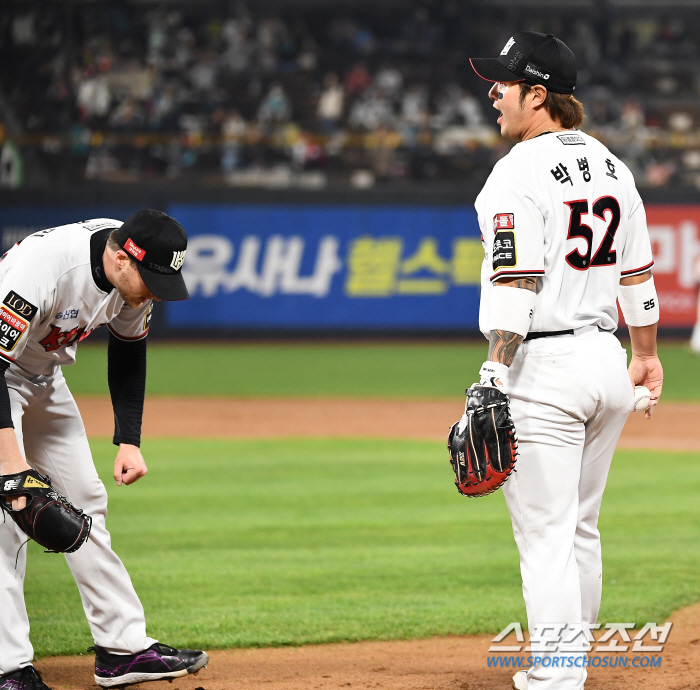 "일단 3차전부터 이기고"…지독한 불운, 만루서 호수비라니 "9회에 끝났…