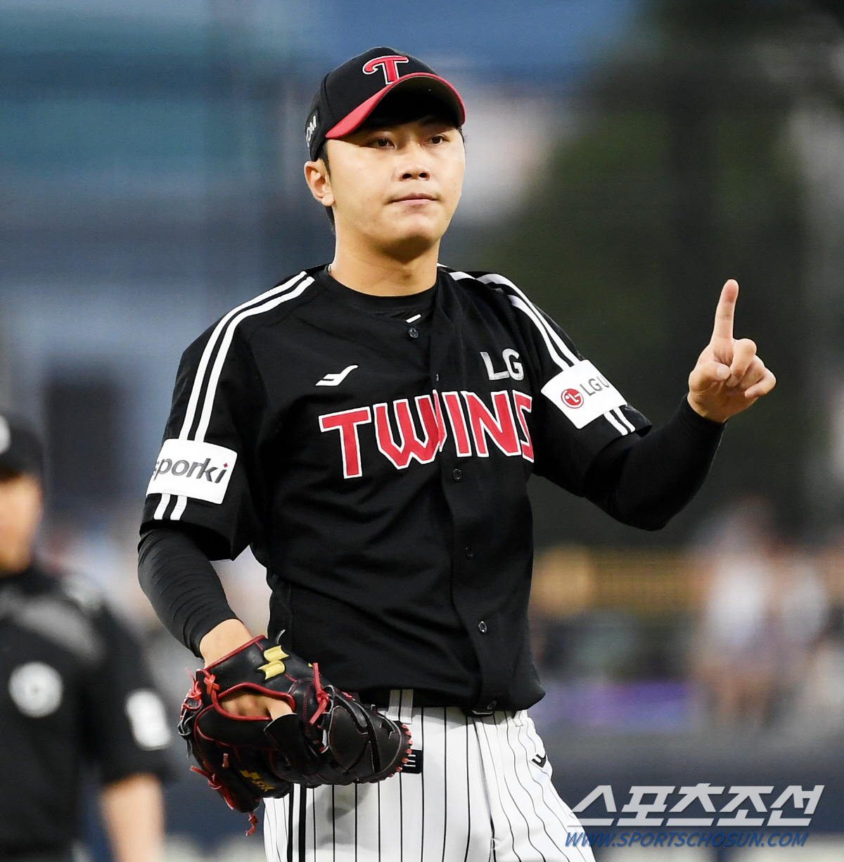 염갈량의 결단. "4선발은 김윤식". 이정용까지 필승조만 무려 8명. 실…