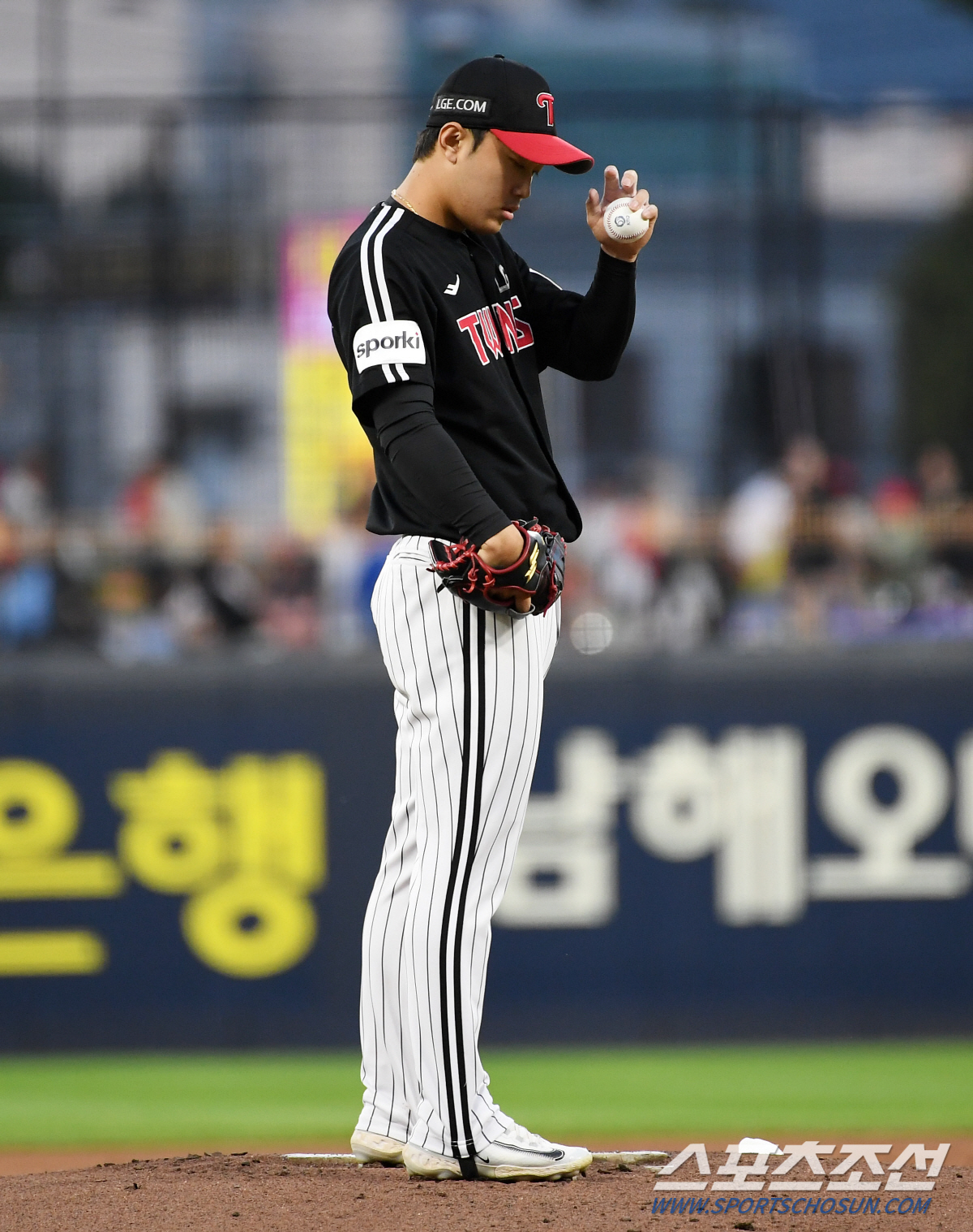 염갈량의 결단. "4선발은 김윤식". 이정용까지 필승조만 무려 8명. 실…