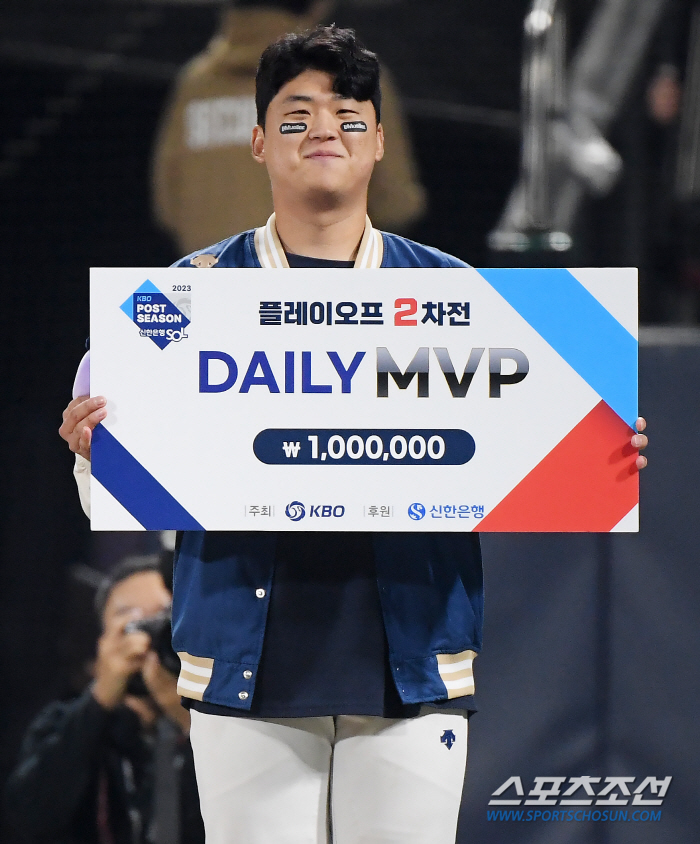 "양의지선배 처럼.." 15승 외인 압도한 제로맨의 엄지척, "KS에도 …
