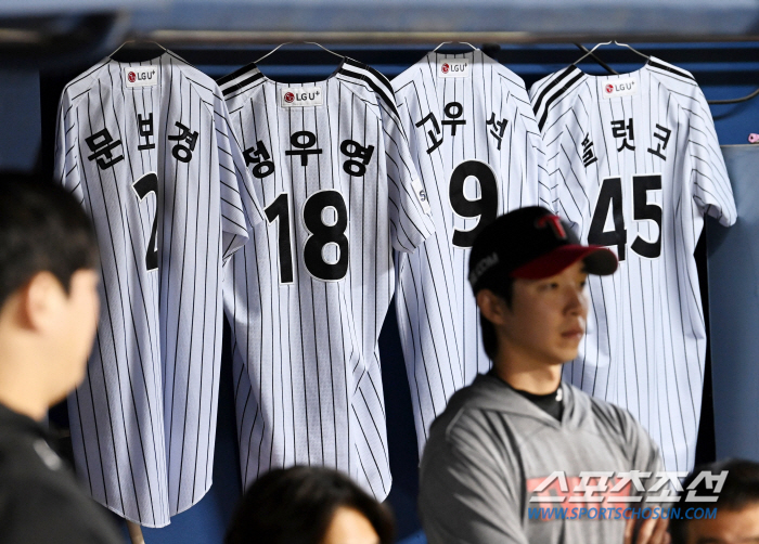 '작년 세이브왕→WBC 목부상→시즌초 허리부상→충격의 8패→AG 금메달 …
