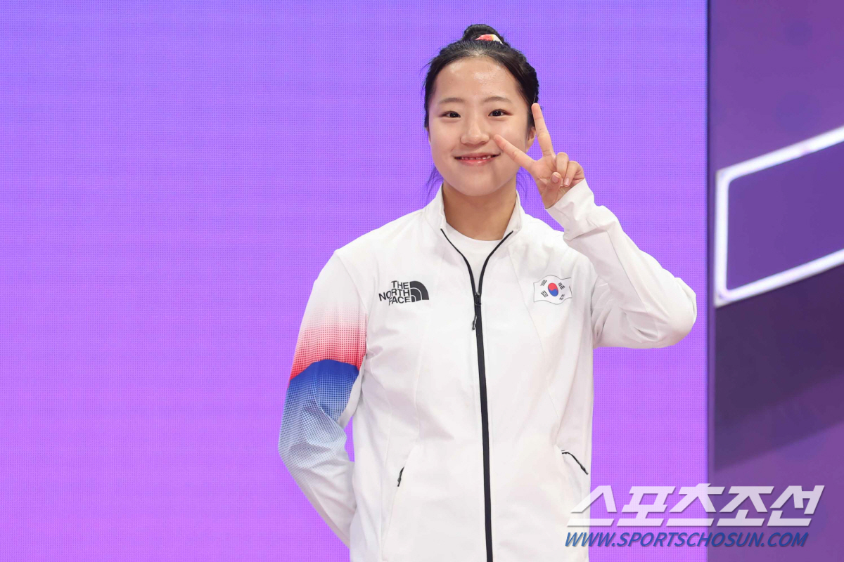 '진격의 삐약이'신유빈 女단식 8강행! 또 세계1위 쑨잉샤과 격돌[WTT…