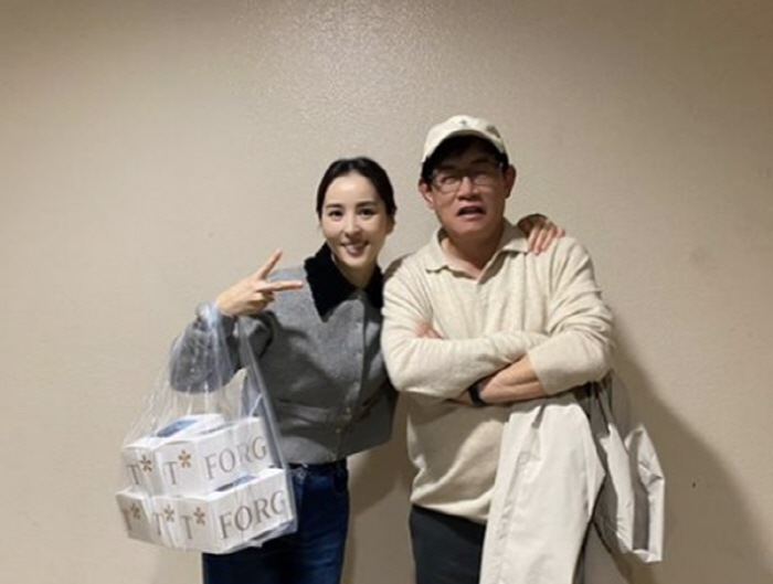 "이경규가 쏜다!"..'의리남' 이경규, 한혜진 연극 현장에 '통 큰 선…