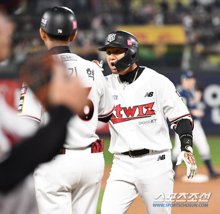 '꼴찌→2위' 기적의 팀, 역사상 단 두번뿐 '2연패→3연승' 기적까지 …