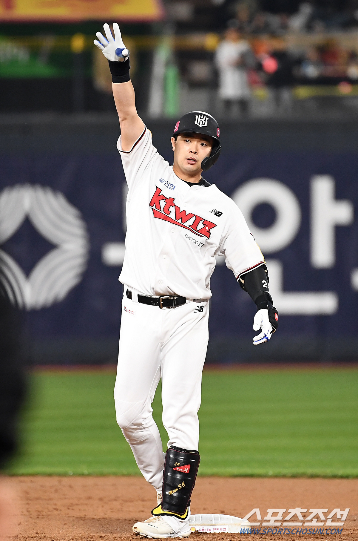 '꼴찌→2위' 기적의 팀, 역사상 단 두번뿐 '2연패→3연승' 기적까지 …