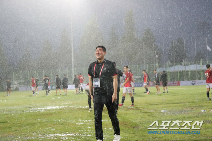 [인터뷰]매년 유럽으로 '축구공부' 떠나는 학구파 김재웅 영등포공고 감독…