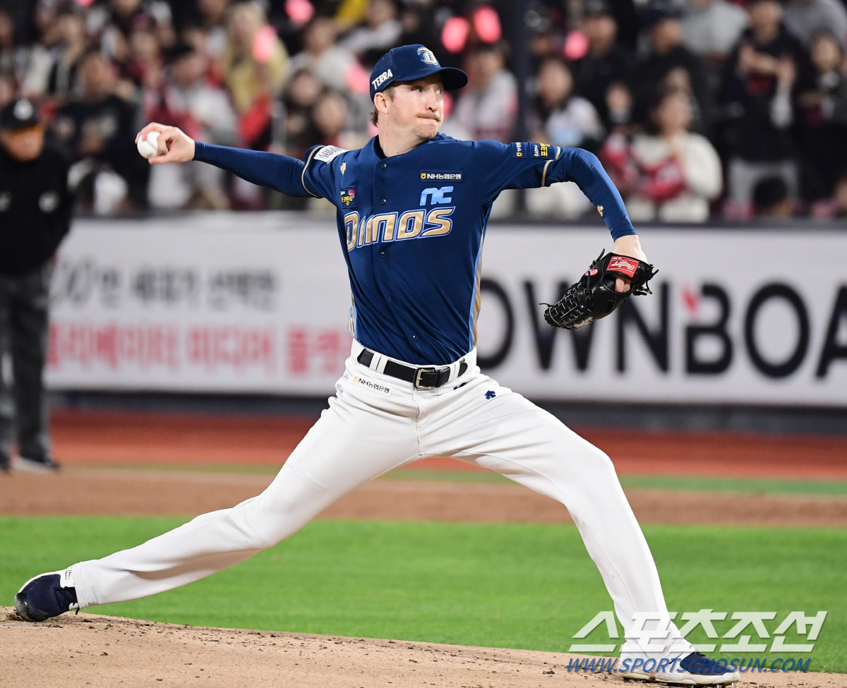 30일 수원KT위즈파크에서 열린 KT와 NC의 PO 1차전. 힘차게 투구하고 있는 NC 선발 페디. 수원=송정헌기자 songs@sportschosun.com/2023.10.30/
