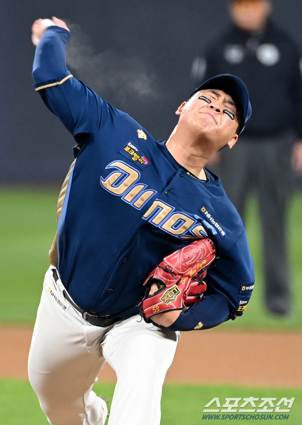 31일 수원KT위즈파크에서 열린 NC와 KT의 PO 2차전, NC 선발투수 신민혁이 역투하고 있다. 수원=허상욱 기자wook@sportschosun.com/2023.10.31/