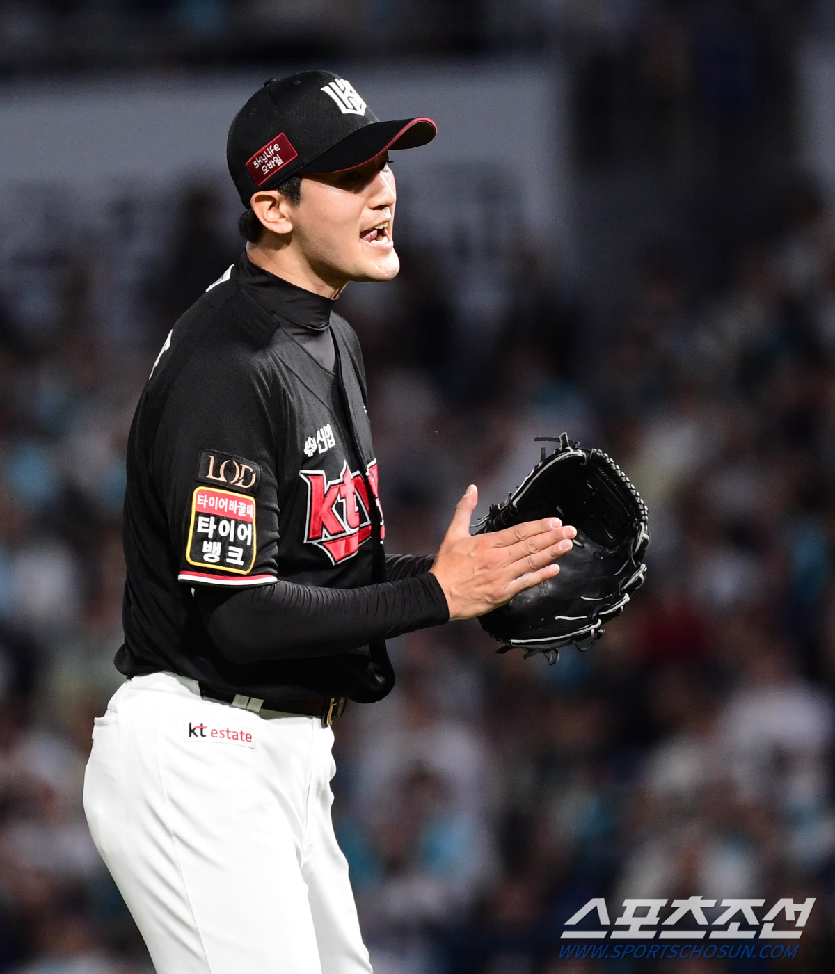 11월 2일 창원 NC파크에서 열린 NC와 KT의 PO 3차전. 5회를 무실점으로 마친 KT 선발 고영표가 포효하고 있다. 창원=송정헌기자 songs@sportschosun.com/2023.11.02/