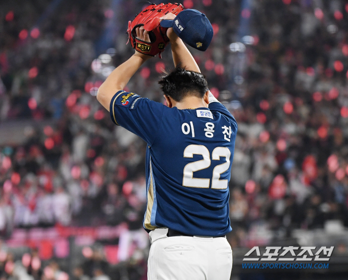 흔들리는 마무리, "교체는 없다?" 뚝심인가, 처참한 현실인가?[PO 핫…