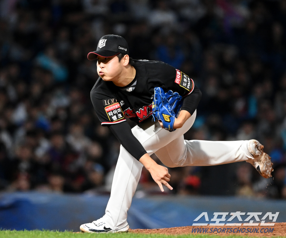 2일 창원NC파크에서 열린 PO3차전 KT와 NC의 경기, KT 박영현이 역투하고 있다. 창원=허상욱 기자wook@sportschosun.com/2023.11.02/