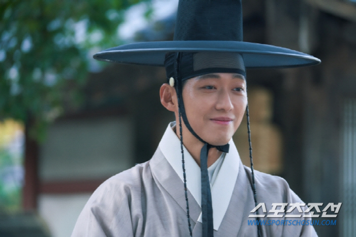 [이정혁의 수다톡톡]"몸 더럽힌건 잘못 아니지만 마음 준 건 미안". 사…