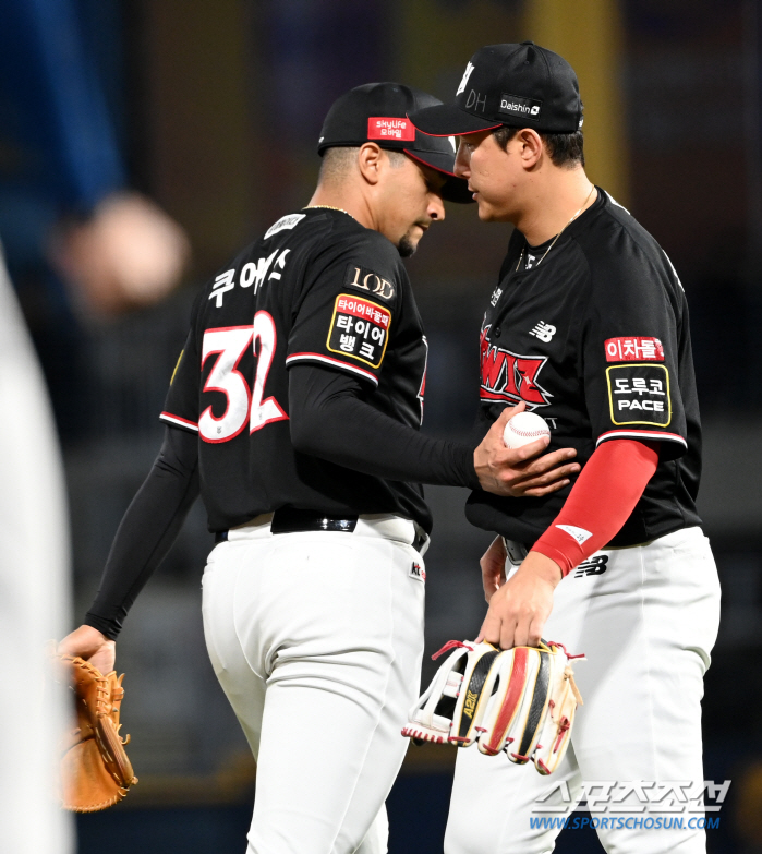 실책→실책→실책…2년전 통합 우승 이끌었던 캡틴의 가혹할 뻔했던 가을, …