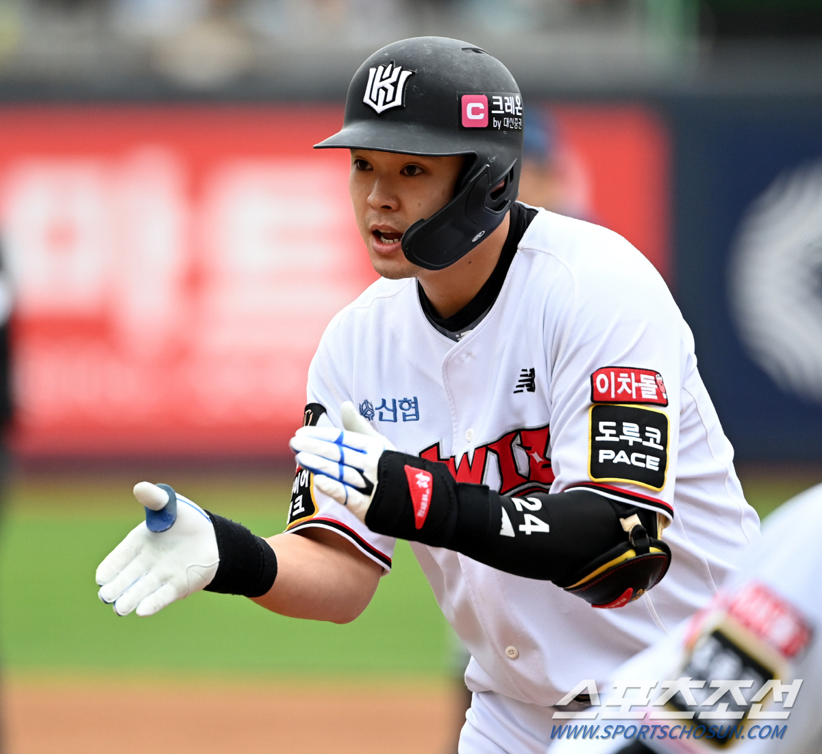 '이제 LG 만나러 갑니다' '꼴찌→2위→PO 2연패→3연승 가을 기적'…