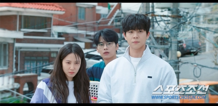 [이정혁의 수다톡톡]'주말 드라마 대전', '7인의 탈출'서 시청자 탈출…