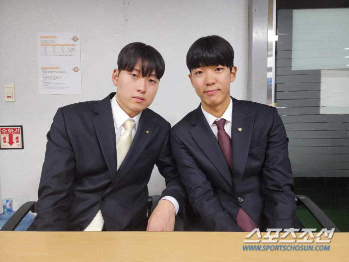 "동주형 두꺼운 어깨 부러워요" 한화 1~2차 지명 신인 황준서 조동욱,…