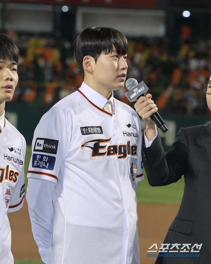 "동주형 두꺼운 어깨 부러워요" 한화 1~2차 지명 신인 황준서 조동욱,…