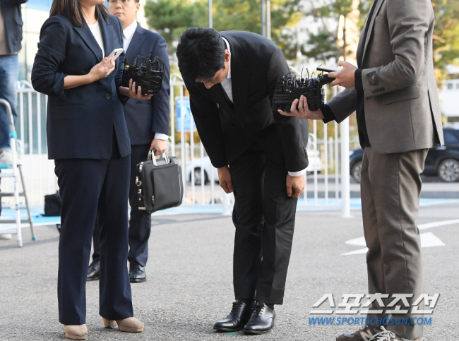 "속아서 마약" 이선균 고의성 전면 부인..'지디 대마초' 해명 닮은꼴[…