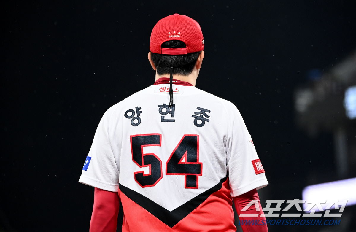 대투수의 길, 이젠 한국 야구의 역사…한켠에 남은 진한 아쉬움, 내년엔 …