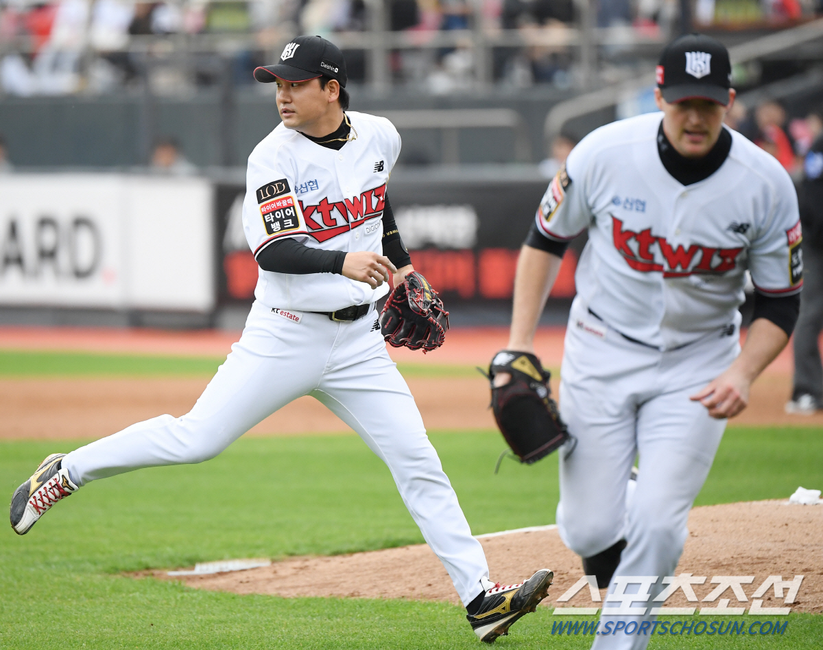 PS 16이닝 무실점→5차전 4⅓이닝 퍼펙트→3연속 안타에 동점+교체…'…