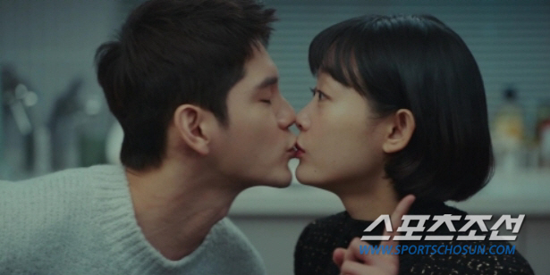 '힘쎈여자' 이유미, 옹성우와 '두근두근' 첫 입맞춤…"내가 데리고 살거…