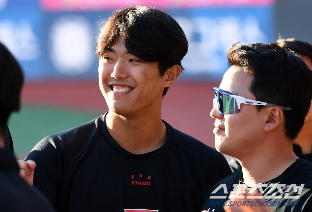 "손가락부터 봤습니다"…'AG 제외→APBC 합류' 불편한 동행? 사령탑…