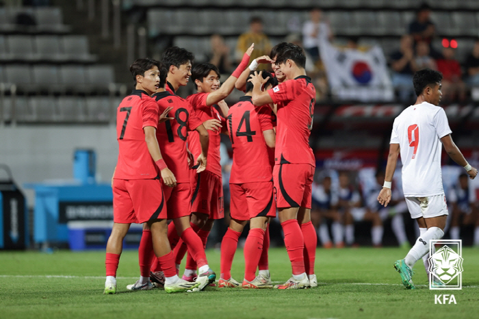 '새 얼굴 김지수→AG 金 고영준' 10연속 올림픽 정조준 '황선홍호',…