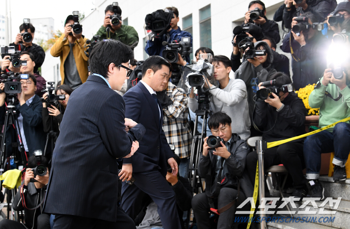 "웃다가 끝났다" 여유 보인 지드래곤, 이유있던 마약 간이검사 '음성'[…