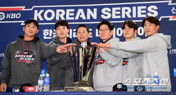 "대기만 20만명, 계열사 티켓도 복권급…KBO도 못구해요" 한국시리즈 …