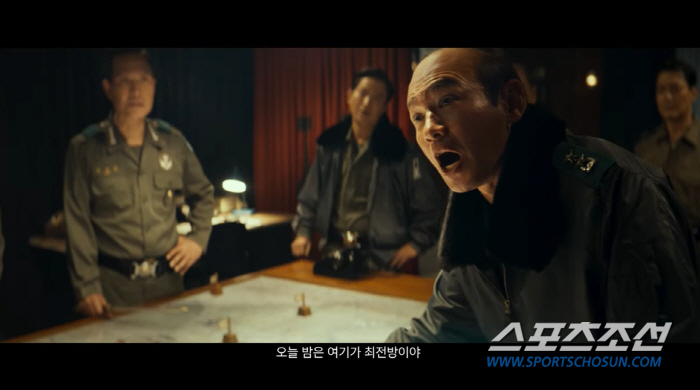 '전두광' 황정민, 내년 남우주연상 예약각? "실패 반역, 성공 혁명" …