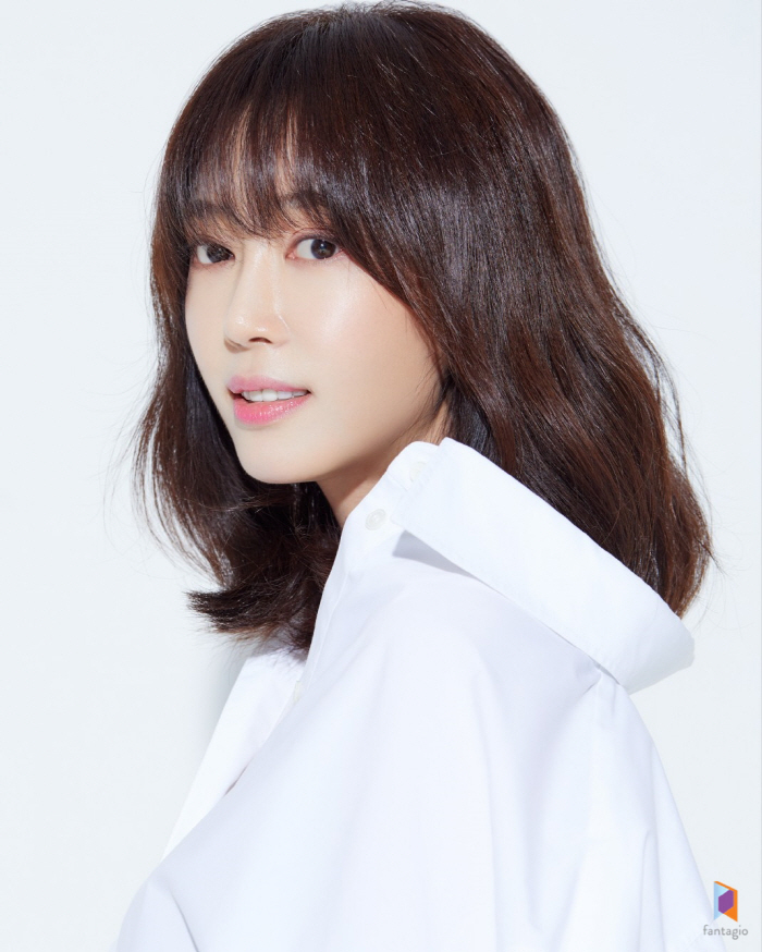 [공식] 강예원, 차은우와 가족됐다..판타지오와 전속계약