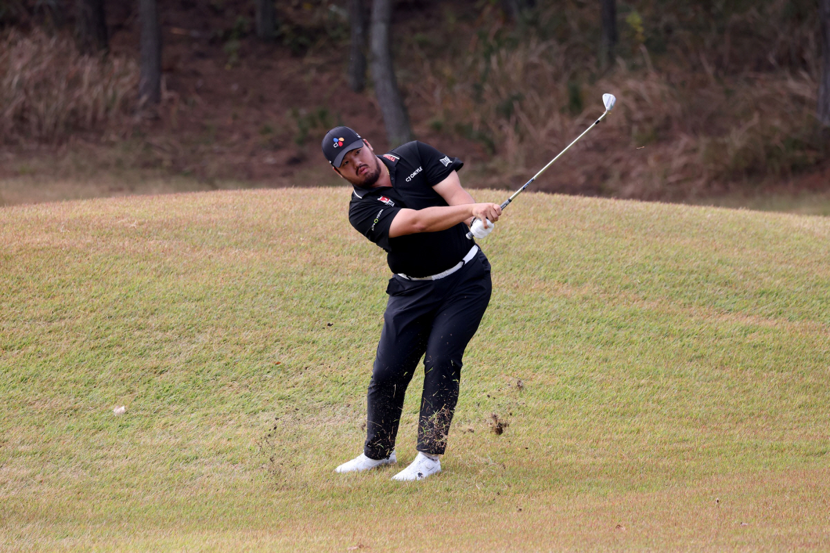 장타만 있다고? 웨지로 다 했다! 정찬민이 쓴 '그 클럽' 공개