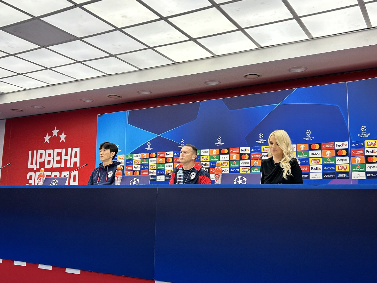 '홈 121경기 연속무패 기록' 황인범이 뛰는 즈베즈다, 유럽축구 역사 …