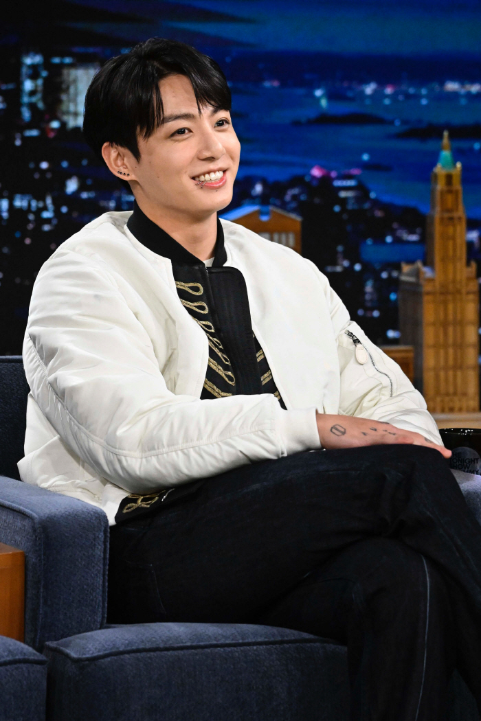 정국, 美 '지미 팰런쇼' 접수 "여러 장르 소화하는 아티스트 되고파" …