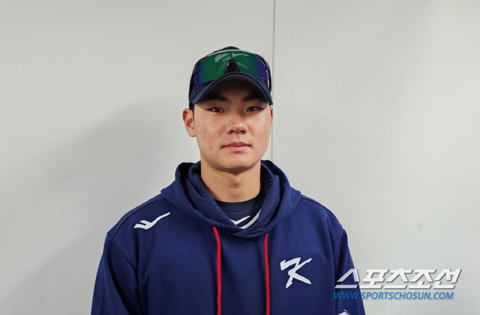 "딱밤 한 대 맞자"…'AG 金→PS 슈퍼캐치' 10년 유격수 탄생, 레…