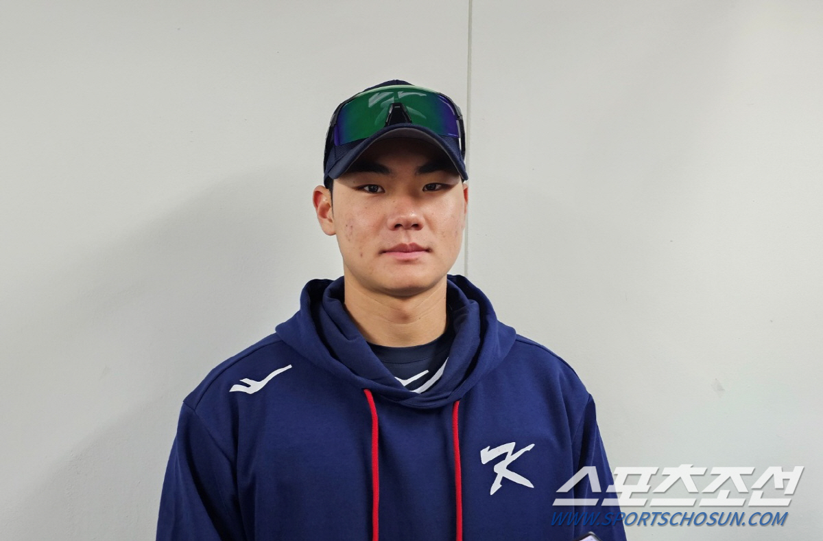 "딱밤 한 대 맞자"…'AG 金→PS 슈퍼캐치' 10년 유격수 탄생, 레…