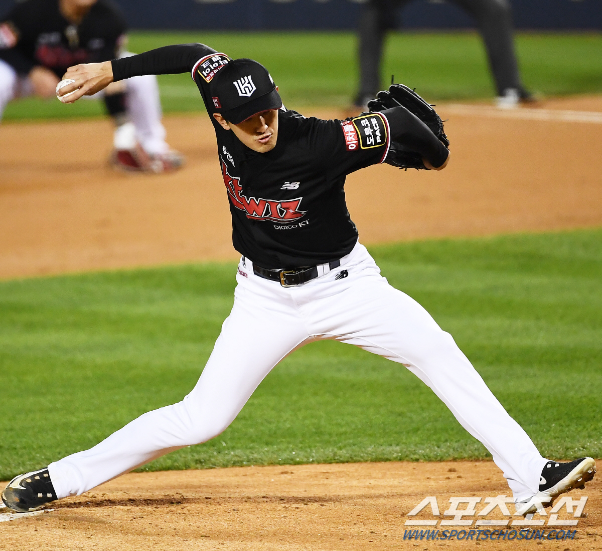 1회 2실점, 그게 끝이었다…깜짝 카드보다 믿음직했던 토종에이스, 시즌 …