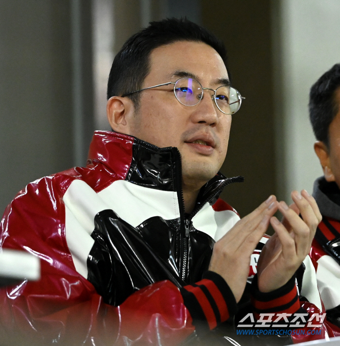 [잠실현장]구광모 구단주 첫 야구장 방문…유광점퍼로 물든 잠실야구장, L…