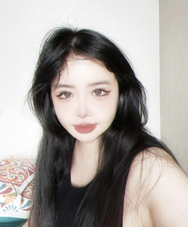 2NE1 박봄, 이젠 미용도 스스로? 집에서 "내가 자른 앞머리"