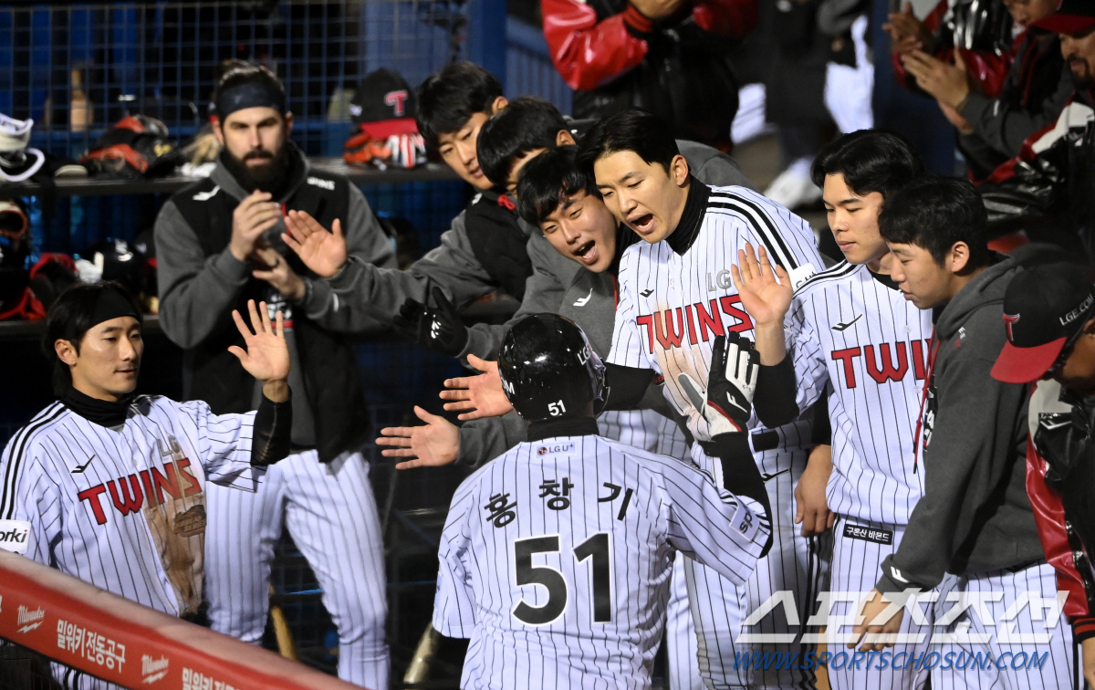 '2002년 11월 8일 8대7→2023년 11월 8일 5대4' 21년-…