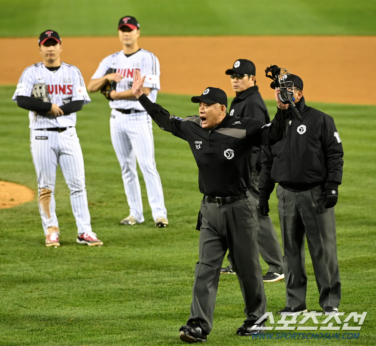 '2002년 11월 8일 8대7→2023년 11월 8일 5대4' 21년-…