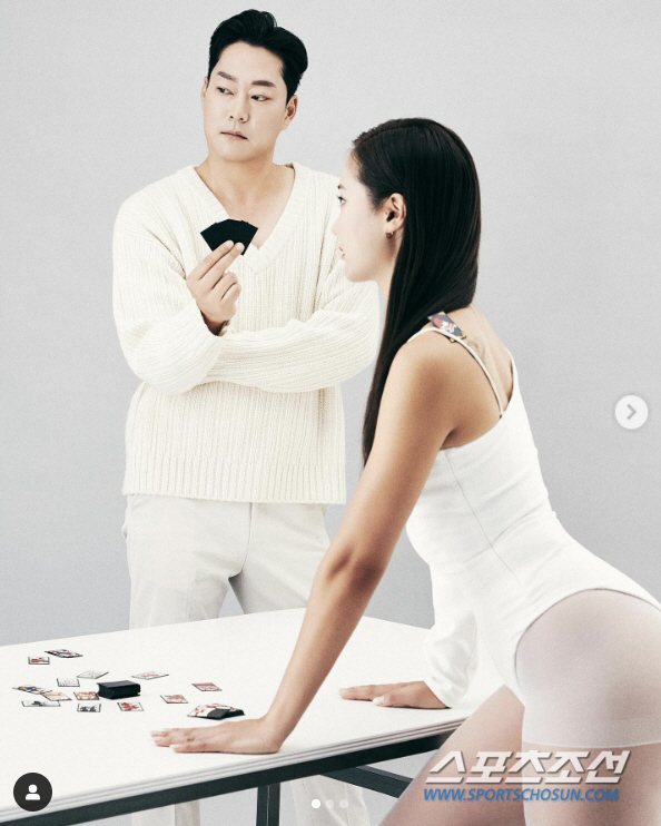 '스타킹 허벅지' 위에 마우스를? 16기 영철, '초밀착 의상' 변예진과…