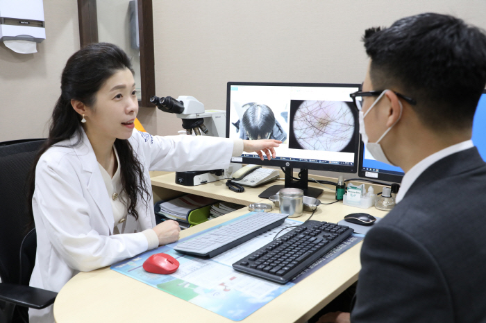[헬스가이드-탈모] 이마 'M자 라인'이면 증상 시작…성기능 저하 흔하지…