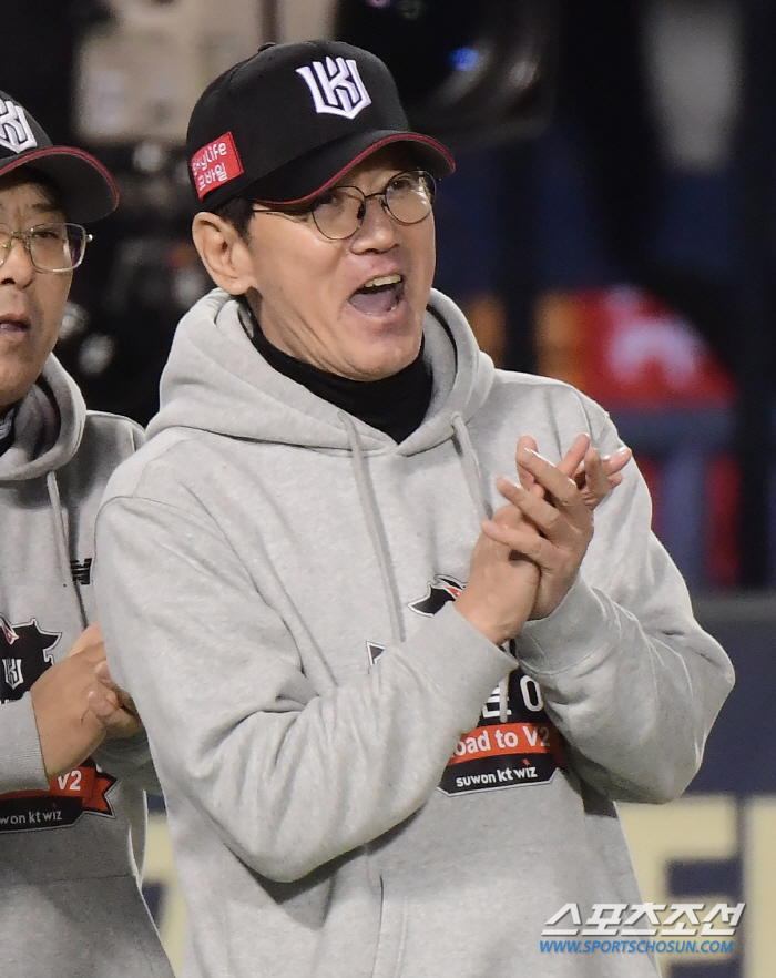 마무리 자존심보다 중요한 팀 승리...냉철했던 이강철, 이게 '우승감독'…