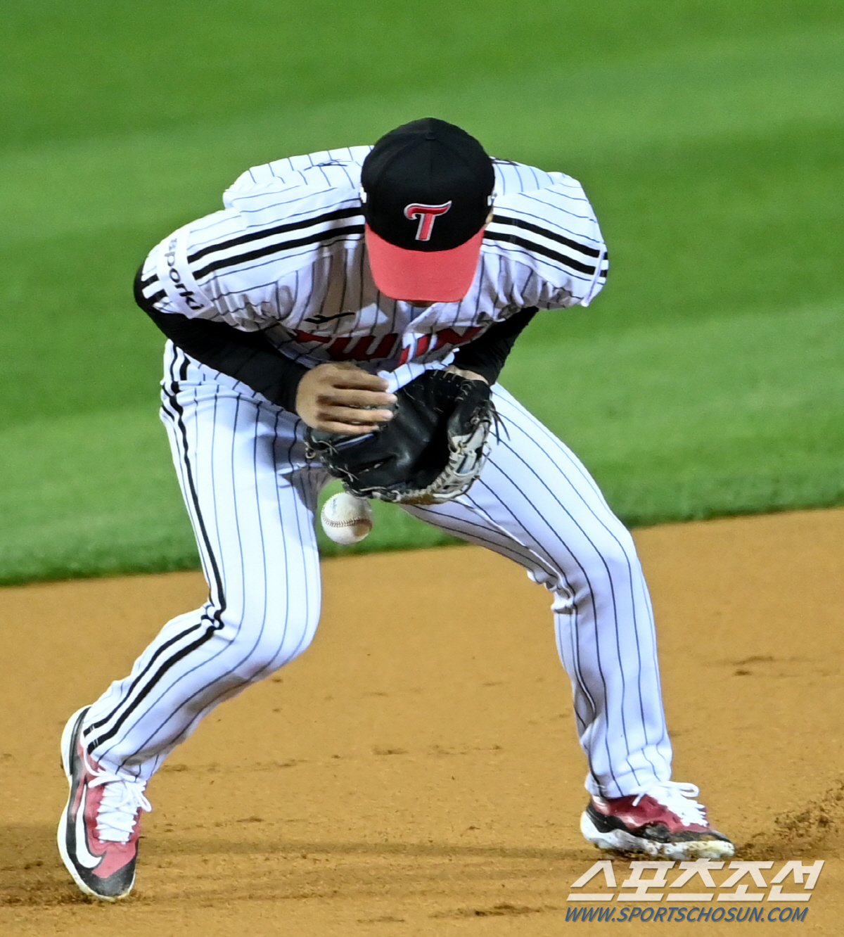 '5타수 무안타' 출루왕 그대로 1번. 뚝심의 염갈량. 쿠에바스 상대 2…