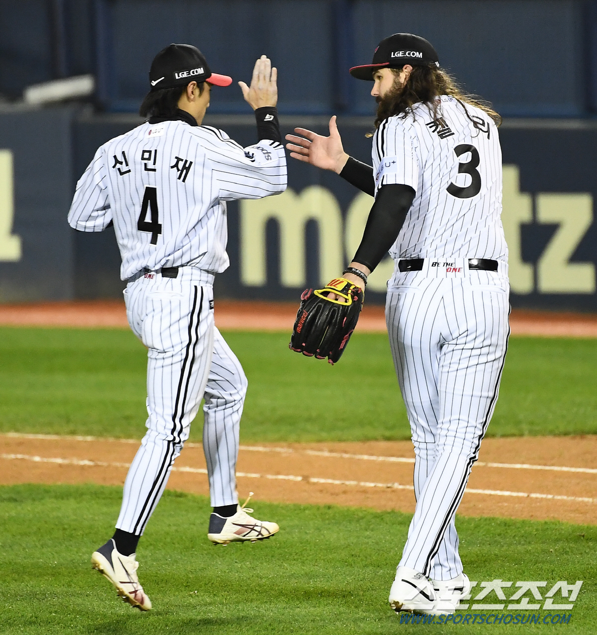 '5타수 무안타' 출루왕 그대로 1번. 뚝심의 염갈량. 쿠에바스 상대 2…