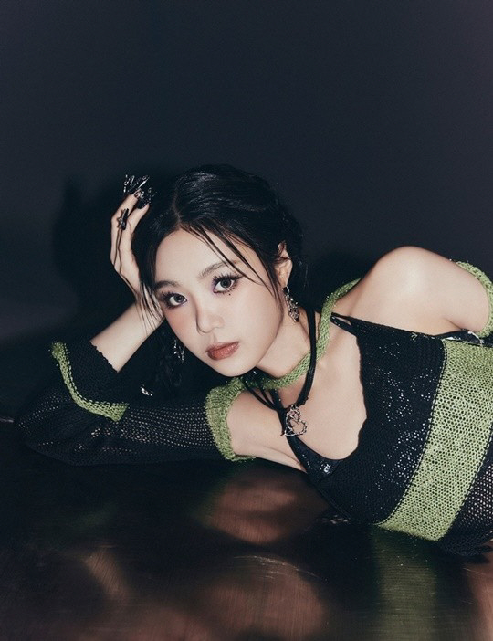 수진, '학폭 논란' 딛고 2년만 컴백…"기다려준 팬들 고마워"[일문일답…