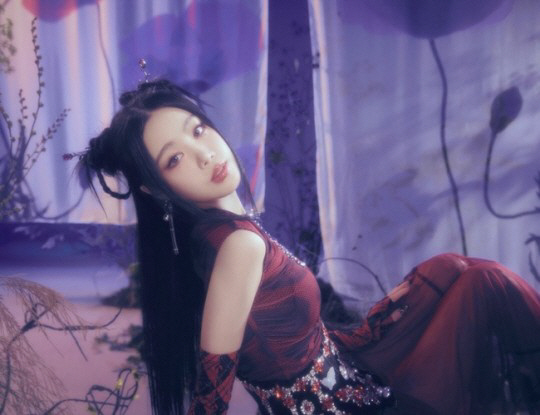 수진, '학폭 논란' 딛고 2년만 컴백…"기다려준 팬들 고마워"[일문일답…