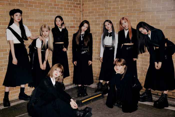 [공식] 니쥬, 걸그룹 데뷔앨범 초동 7위+음방 1위 '겹경사'